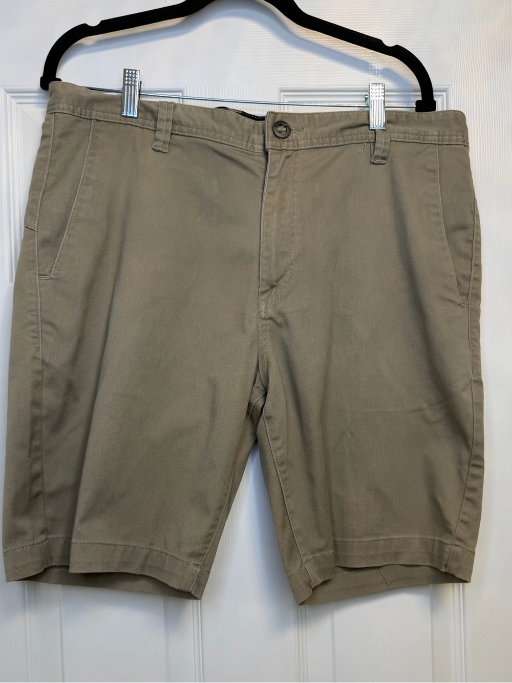 Volcom Frickin Modern Fit Stretch Chino Shorts Khaki Mens 34 EUC